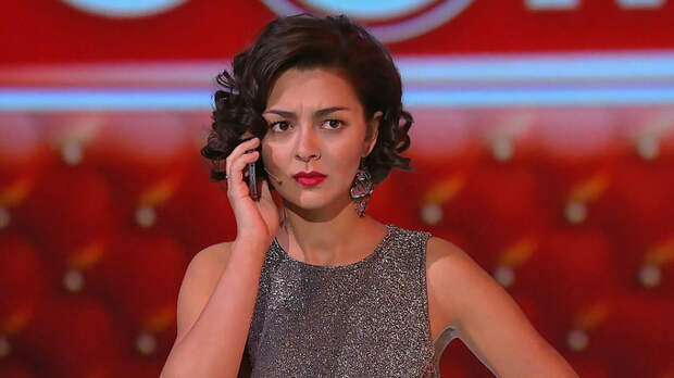 Звезда Comedy Club Марина Кравец сыграет в адаптации сериала "Постучись в мою дверь"