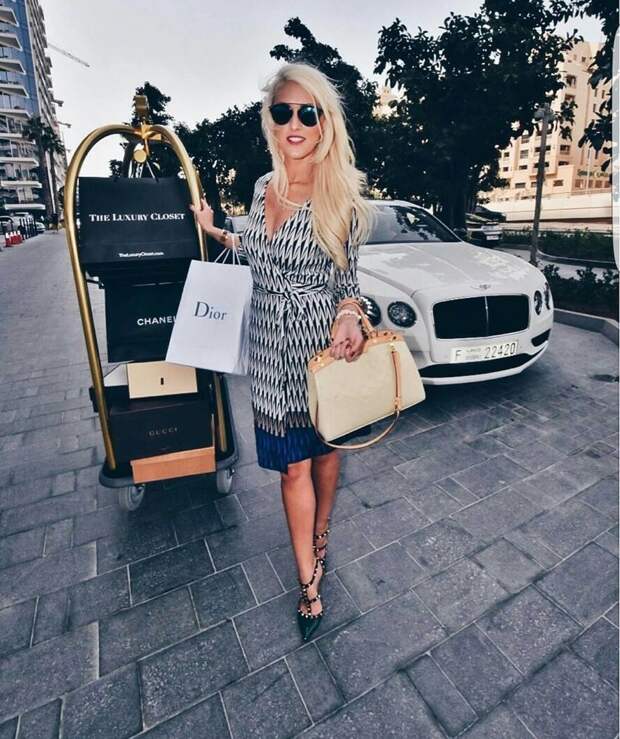 Блондинка на суперкаре: из австралийской глубинки - в "Богатые детки Дубая" автомобили, дубай, инстаграмм, суперкары