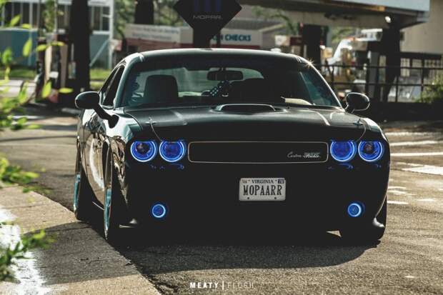 Dodge Challenger на дорогущих тапках принес stance в США challenger, dodge, мускул-кар, тюнинг