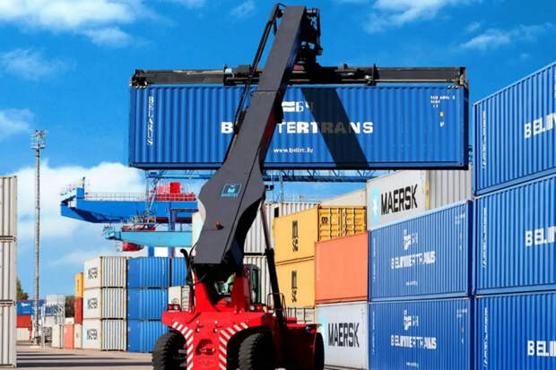 Крупнейшая судоходная компания ФРГ свернула работу в районе Персидского залива