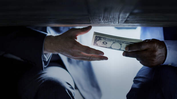 Шесть миллиардов забирайте, а остальное не трогайте: Задержанный за взятку полковник ФСБ решил поторговаться