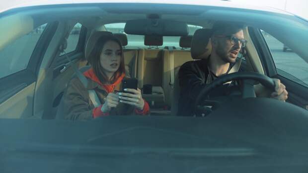 «Ты очень умная — для женщины»: россиянки назвали 21 редфлаг, который пропустили в начале отношений и пожалели