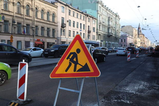 В Петербурге ремонтируют более 34 тысяч «квадратов» на проспекте Испытателей