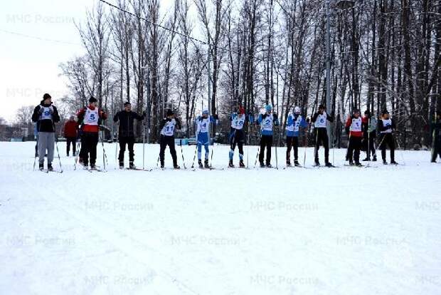 В Тамбове состоялись соревнования по лыжным гонкам среди сотрудников МЧС
