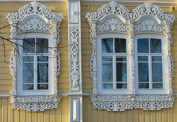 О чём рассказывают оконные наличники русских домов: символизм в деревянном зодчестве