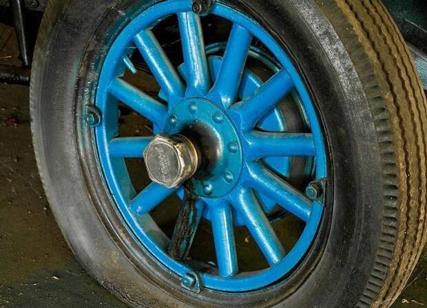 Заброшенный автомобильный музей в Японии заброшенные автомобили, музей, ретро авто, япония