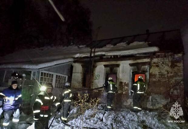 Мужчина и женщина погибли при пожаре в Суворовском районе