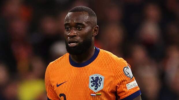 «Ливерпуль» ведет переговоры по защитнику сборной Нидерландов