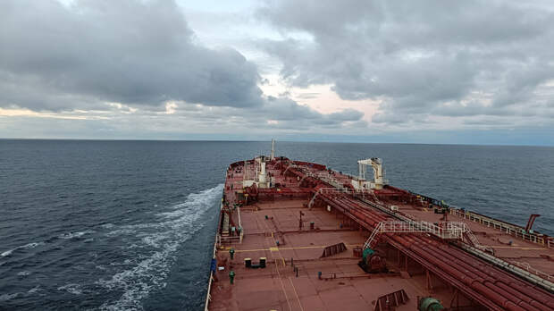 В Азовском море организовали поиски двух моряков с затонувшего сухогруза