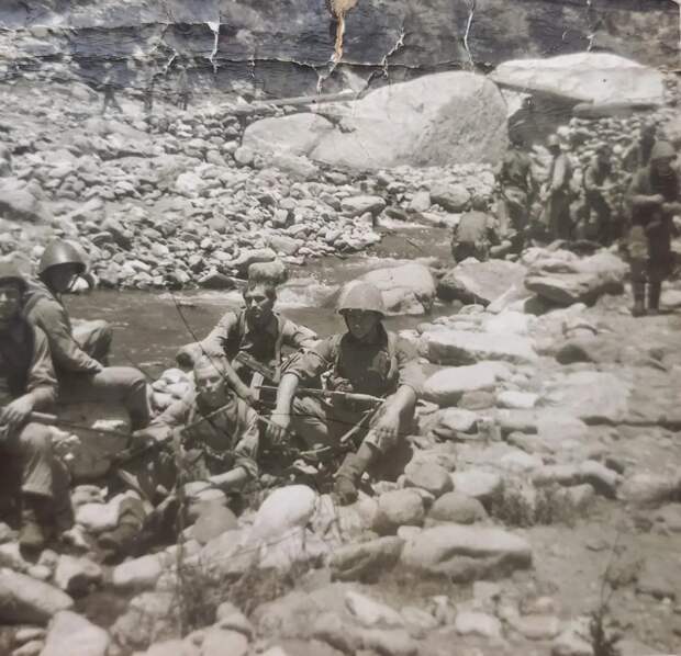 «Если хочешь пулю в зад — приезжай в Асадабад