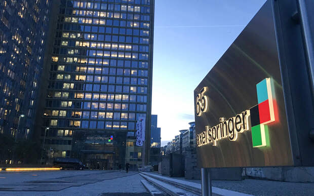 Медиагруппа Axel Springer купит журнал Politico