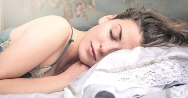 Правило 15 минут: как определить свою норму сна, объяснил сомнолог