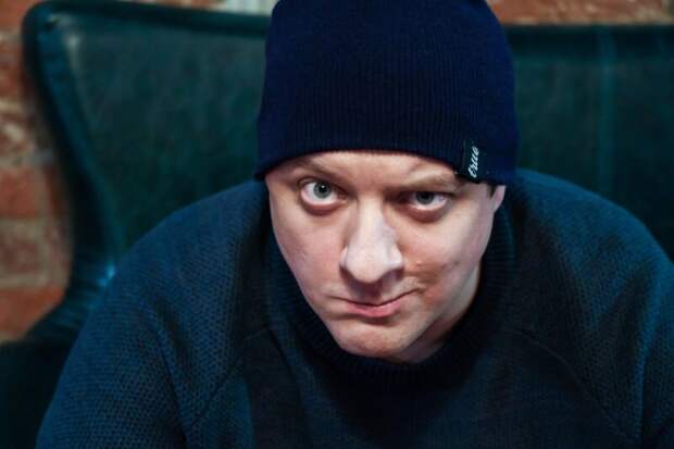 Дом за 47 миллионов: 40-летний актёр Роман Попов строил его 5 лет, а вдова с тремя детьми вынуждена продавать