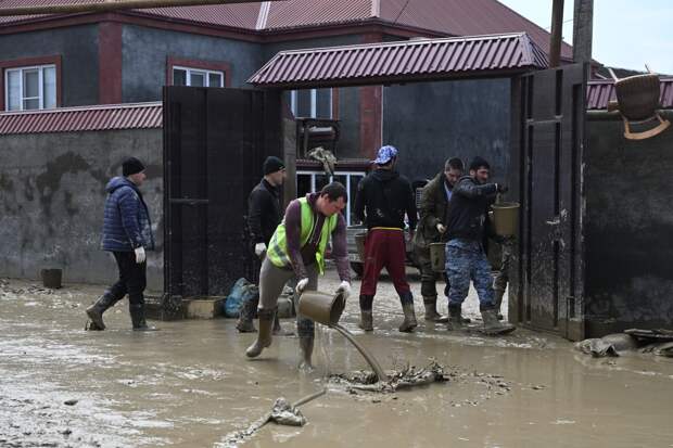 В Дагестане пострадавшие от паводков начали получать выплаты
