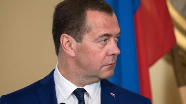 Медведев назвал действия Киева в ситуации вокруг телемоста между российским и украинским телеканалами параноидальными