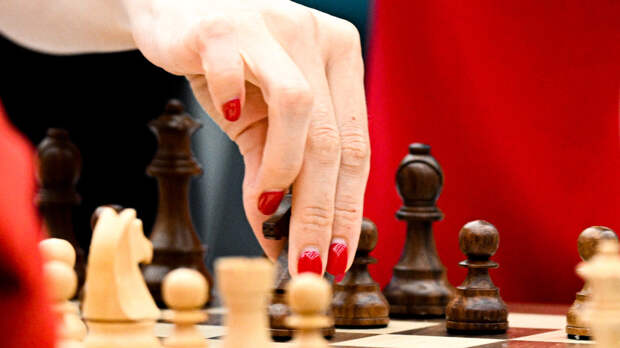 Лагно уступила Асаубаевой в 12-й партии турнира претенденток