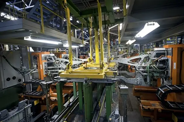 Назад, в 90-е: в России разрешат выпуск автомобилей любых экологических классов