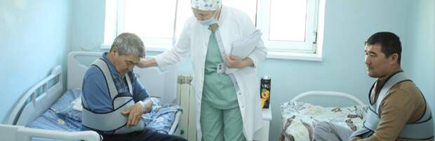 Автобус перевернулся на трассе в Мангистау: в каком состоянии пострадавшие