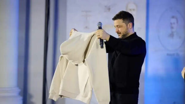 «Зеленский в панике»: РФ становится выгоднее США, чем Украина – Telegraph