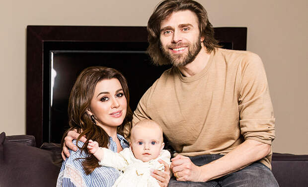 Анастасия Заворотнюк впервые за долгое время вышла на связь и показала подарок от младшей дочери