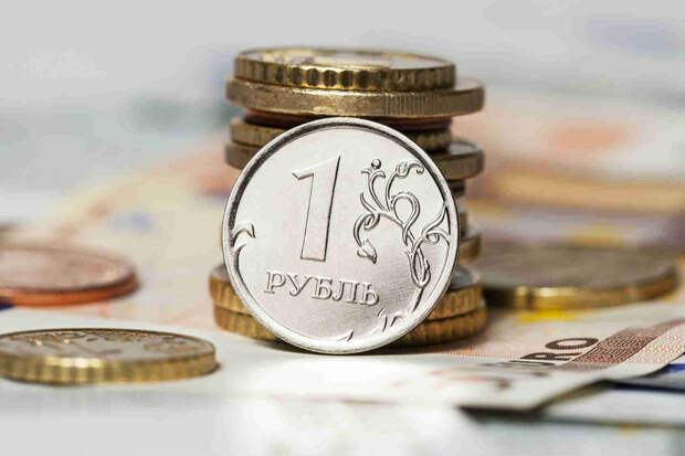 Аналитики выделили ключевые факторы укрепления рубля летом