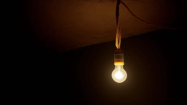 Хотел света — получил разряд: подросток оказался в реанимации из-за лампочки