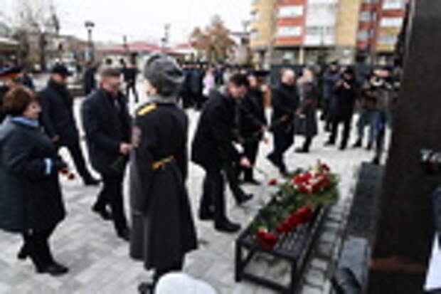 Памятник судебным приставам в Барнауле / Фото: Екатерина Смолихина / amic.ru