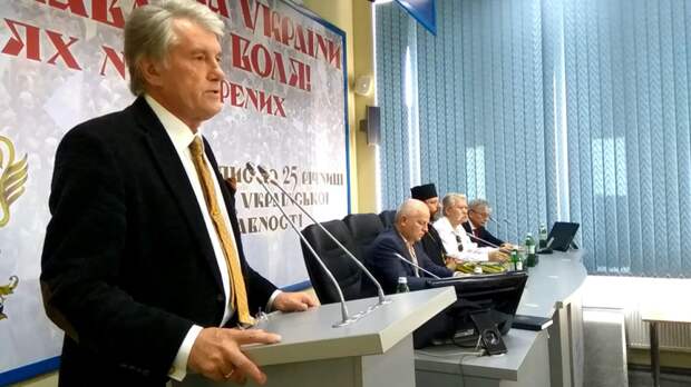 Ющенко посчитал изменой жесткую позицию Меркель по вступлению Украины в НАТО