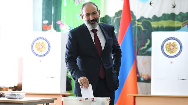 Путин поздравил Пашиняна с победой на выборах 