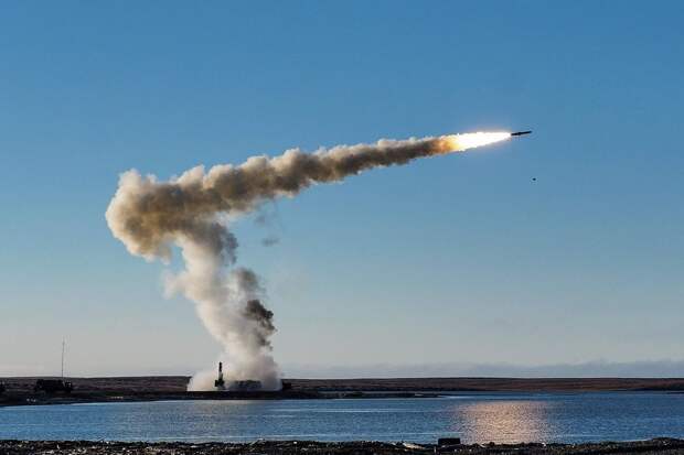 Стрельбы берегового ракетного комплекса "Бастион". Источник изображения: 