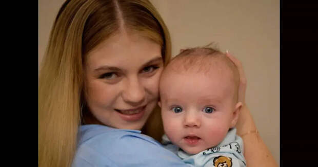 Александра Трусова опубликовала новые фото с полугодовалым сыном