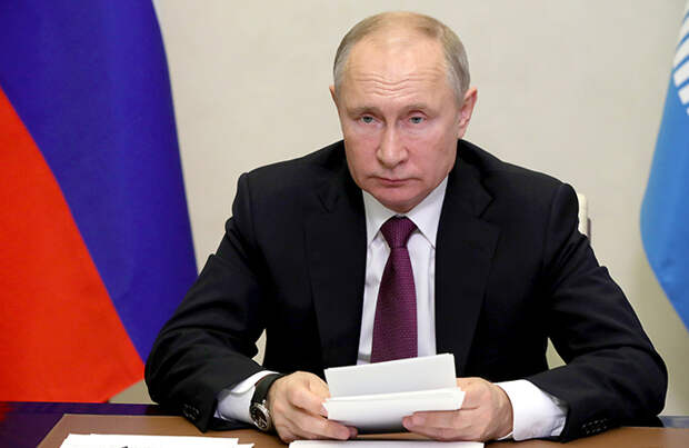 Путин поручил начать массовую вакцинацию от коронавируса в России со следующей недели