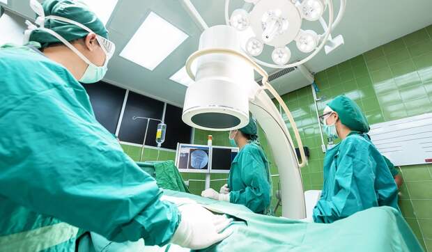 Мать отдала почку сыну: в Ижевске провели уникальную трансплантацию