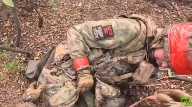 Медик отряда «Шторм» показал RT работу медпункта у линии фронта