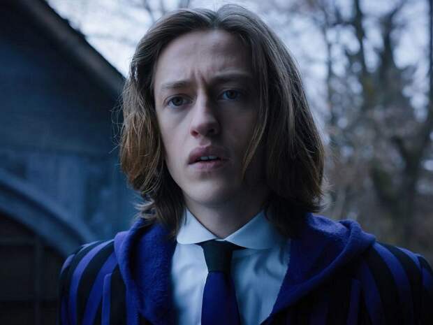 Звезду сериала “Уэнсдэй” Перси Хайнса Уайта обвинили в сексуальном насилии 
