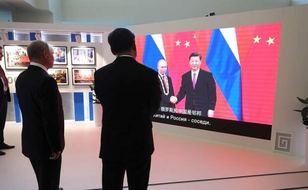 Владимир Путин и Си Цзиньпин на ВЭФ-2018(2018)|Фото: kremlin.ru