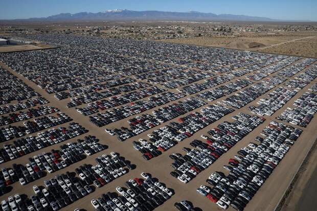 300000 тысяч дизельных Volkswagen и Audi ожидают в пустыне своей очереди на утилизацию