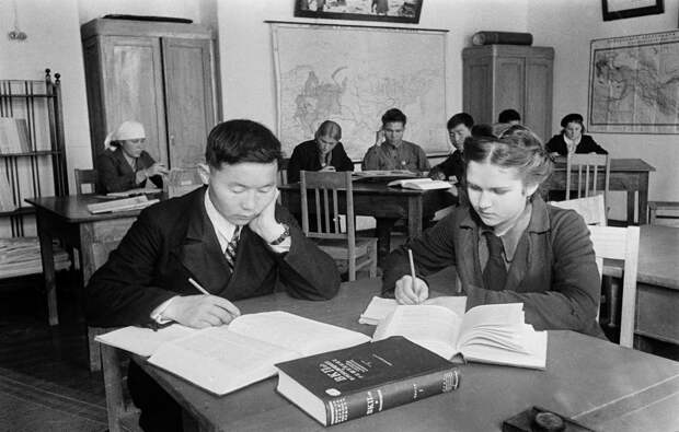 Хакассия. Колхозная школа