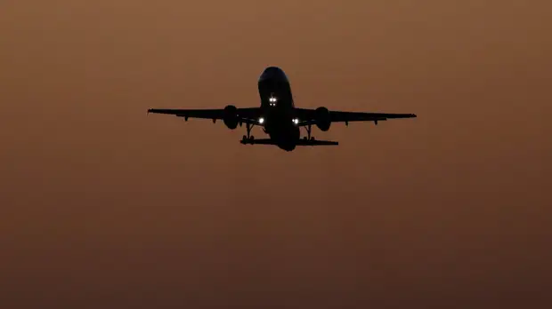 Россия с 1 декабря возобновляет авиасообщение с рядом стран