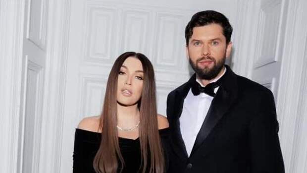 «Баба ягодка опять»: 43-летняя Дубцова показала трюк в купальнике на Мальдивах