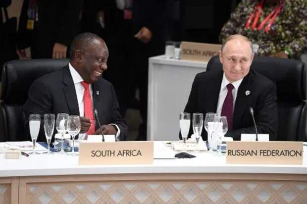 Банкет саммита G20 и термокружка Путина