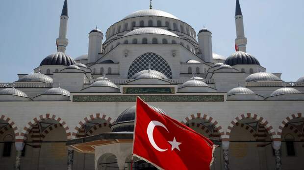 Турецкая разведка шпионит в мечетях, вербуя местных имамов