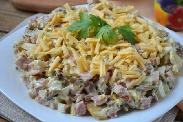 Мясной слоёный салат. \ Фото: google.ru. Мясной слоёный салат. \ Фото: google.ru.
