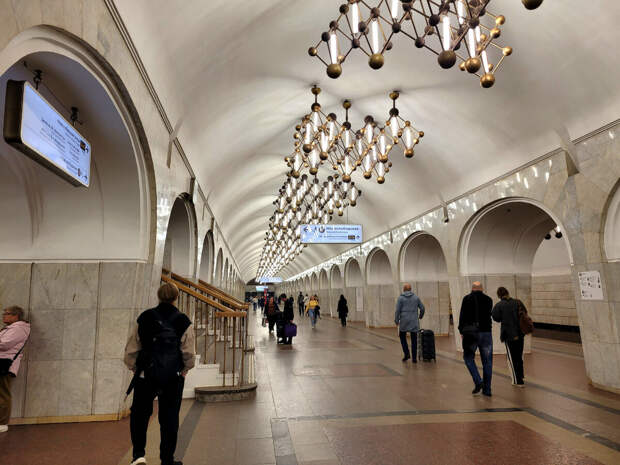 Продолжим говорить о диалектизмах и речевых особенностях москвичей. Вижу, что эта тема вызывает у вас неподдельный интерес, поэтому вынуждена возвращаться к ней снова и снова.-3