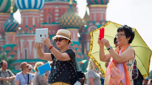 В Минэкономразвития рассказали, чем Россия привлекает туристов из других стран