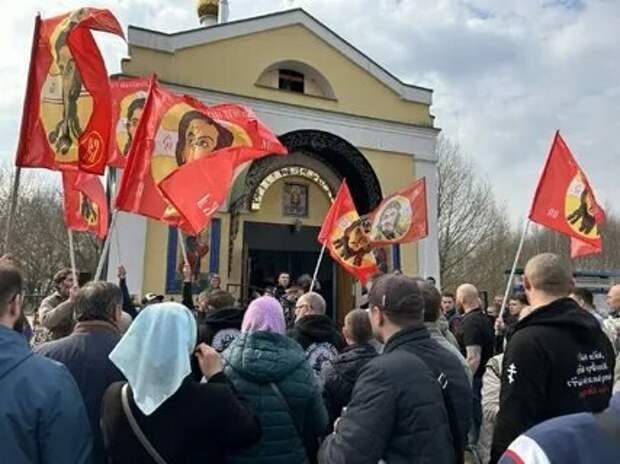 Не ведитесь на провокации! Рядом со Святым озером якобы русские националисты сожгли Коран. Рамзан убеждён, что это сделали украинцы