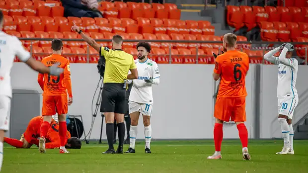 ТАСС: «Зенит» подаст протест на красную карточку Клаудиньо