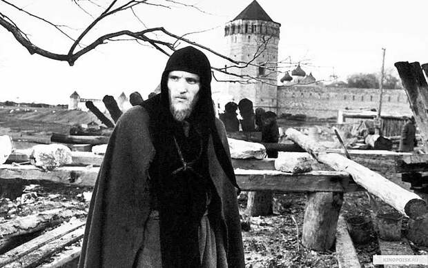 Кадр из кинофильма Андрея Тарковского «Андрей Рублев». Кадр из кинофильма Андрея Тарковского «Андрей Рублев».