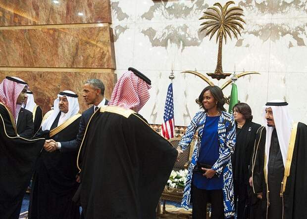 Мишель Обама во время визита в Саудовскую Аравию нарушила два главных закона шариата