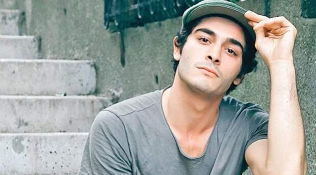 В организме популярного турецкого актёра Бурака Дениза обнаружены следы употребления наркотиков: подробности